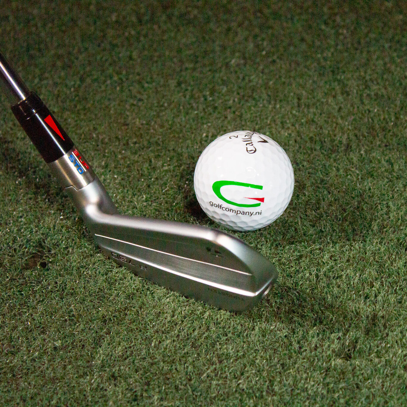 foto club bal met logo golfcompany, sfeerfoto golf